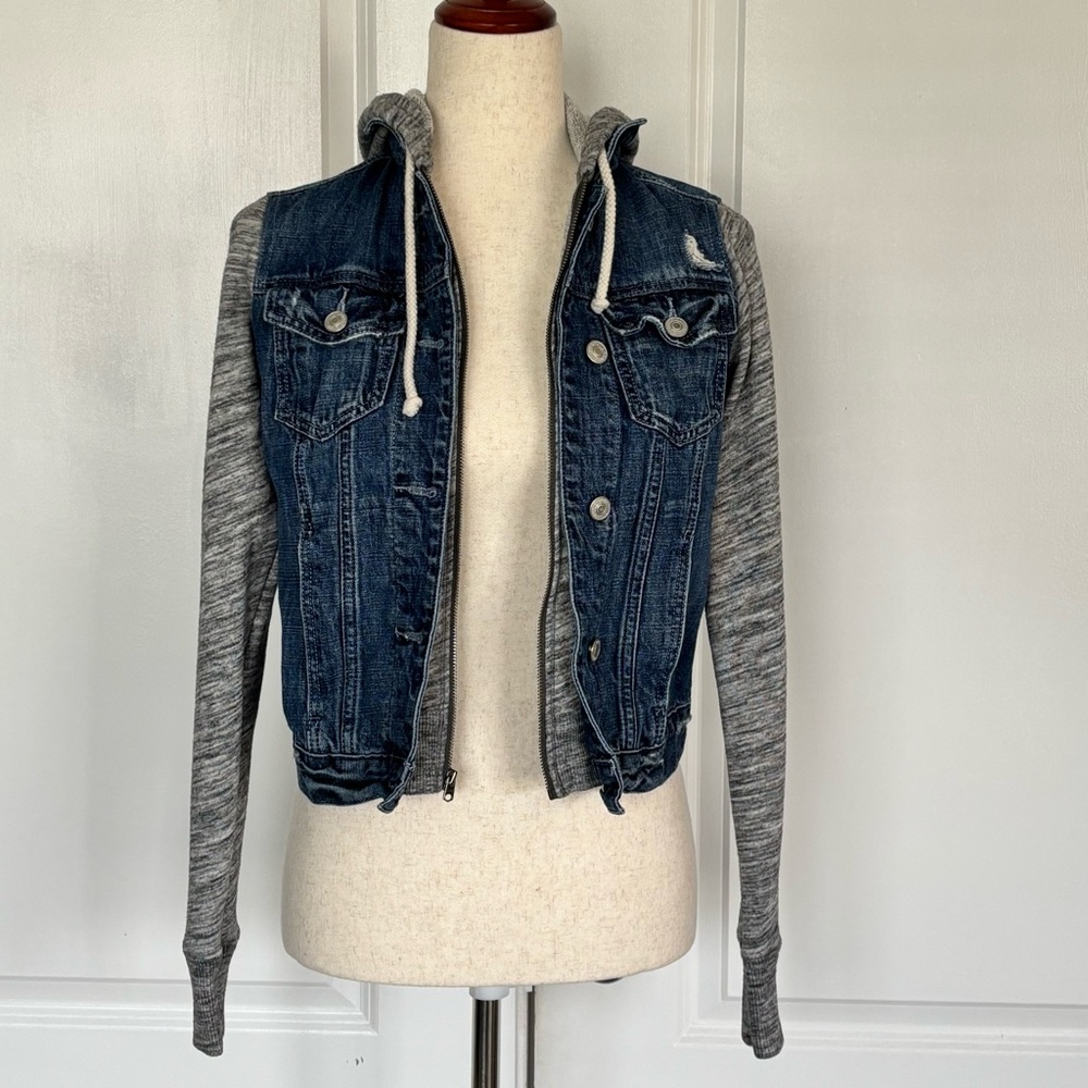 Abercrombie & Fitch Distressed Denim Jacket w/ Attached Full Zip Hoodie, GUC